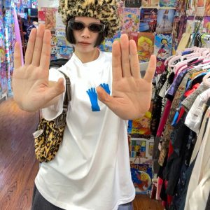 Korean Style Vintage Blue Graphic T-Shirt with Glove Print - Casual, Cotton, Trendy, Retro, Youthful Aesthetic