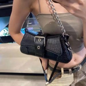 Korean Style Vintage Metal Chain Shoulder Handbag - Sweet Cool Spicy Girl Baguette Bag for Modern Fashion