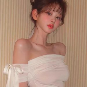 Korean Style Women's One-Shoulder Ruffle Lace Short Sleeve T-shirt - Summer Holiday White Top for Instagram Ready Looks
