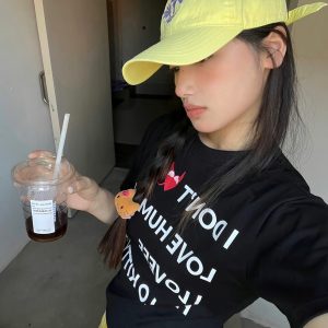 Korean Style Youthful Cartoon Print Slim-Fit Short Sleeve T-Shirt for Women - Trendy Graphic Top