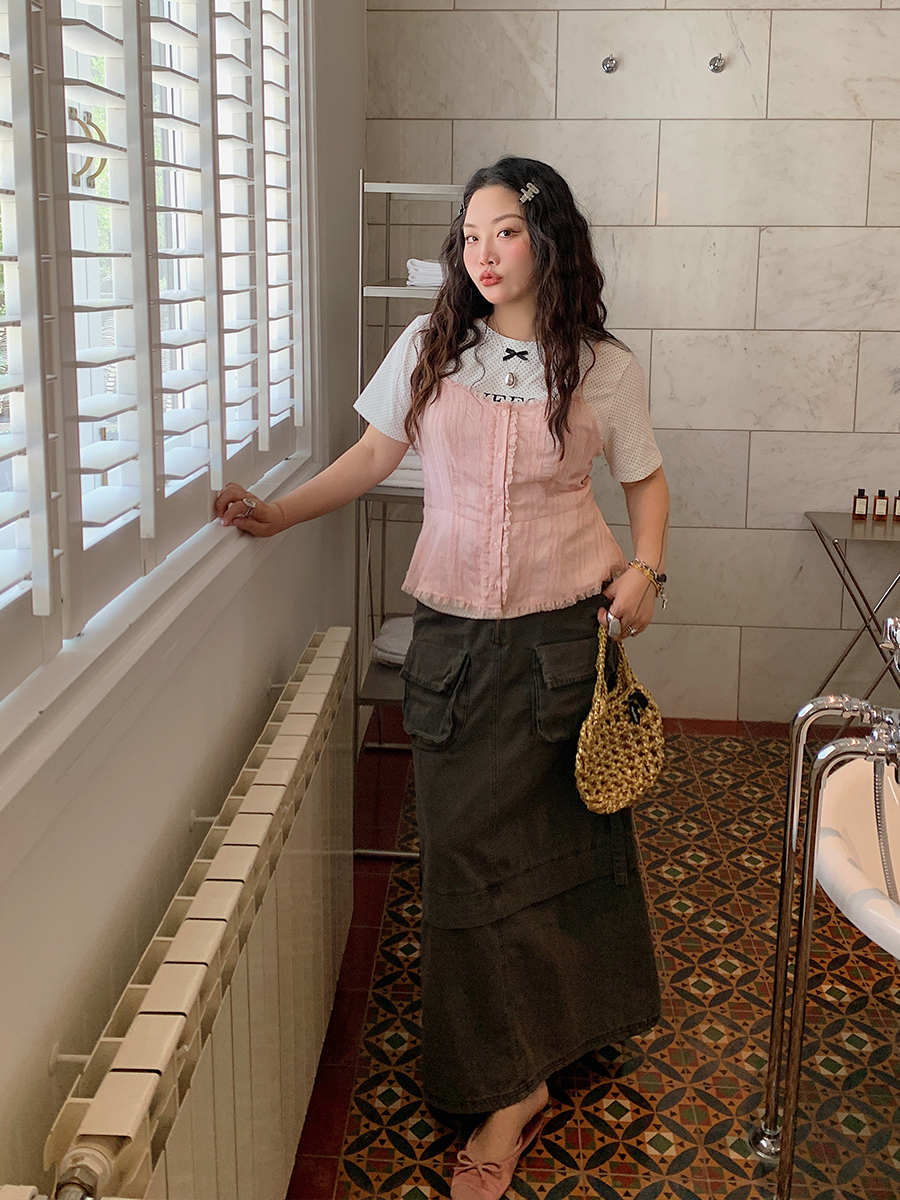 Lace Spliced Waist-Defining Cami Top for Women - Summer 2025 French Style Outerwear - Elegant and Trendy Fashion Piece Lace Spliced Waist-Defining Cami Top for Women - Summer 2025 French Style Outerwear - Elegant and Trendy Fashion Piece