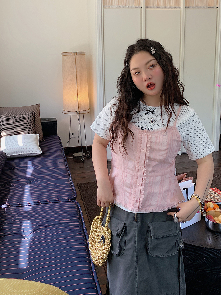 Lace Spliced Waist-Defining Cami Top for Women - Summer 2025 French Style Outerwear - Elegant and Trendy Fashion Piece Lace Spliced Waist-Defining Cami Top for Women - Summer 2025 French Style Outerwear - Elegant and Trendy Fashion Piece