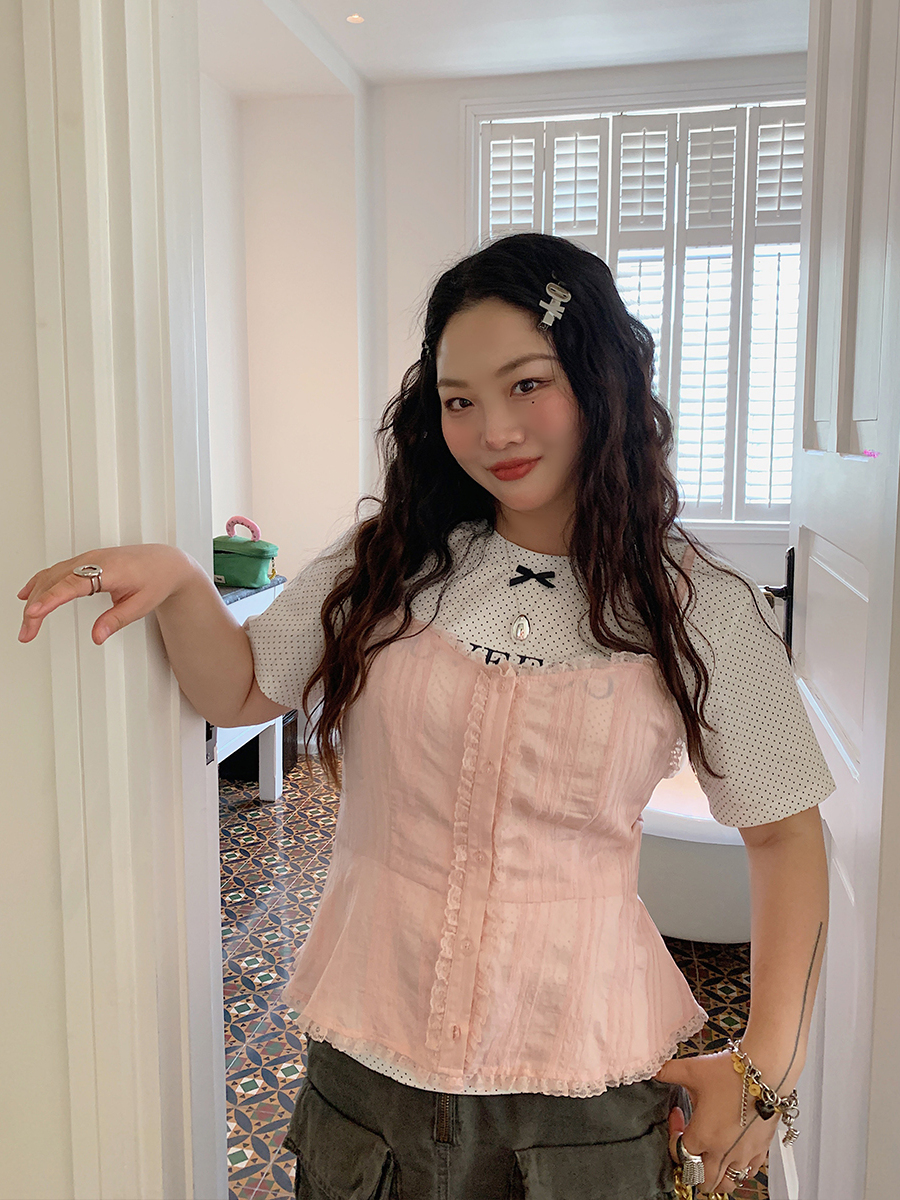 Lace Spliced Waist-Defining Cami Top for Women - Summer 2025 French Style Outerwear - Elegant and Trendy Fashion Piece Lace Spliced Waist-Defining Cami Top for Women - Summer 2025 French Style Outerwear - Elegant and Trendy Fashion Piece