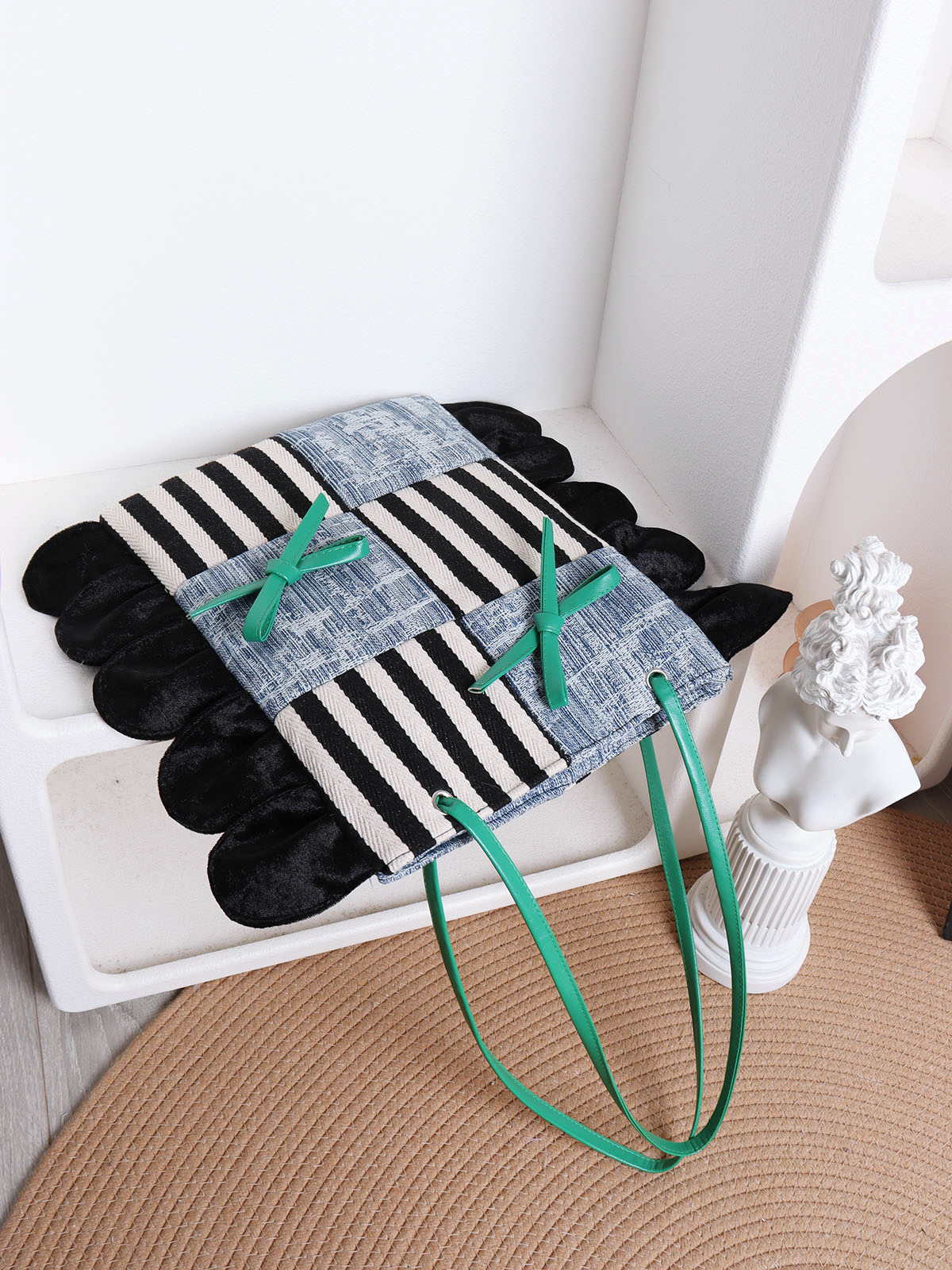 Large Capacity Color-Block Floral Shoulder Bag with Bow - 2024 Autumn/Winter Trendy Tote for Chic Style Large Capacity Color-Block Floral Shoulder Bag with Bow - 2024 Autumn/Winter Trendy Tote for Chic Style