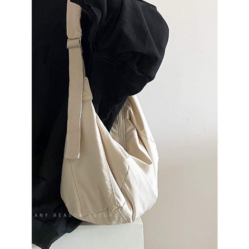 Large Capacity Dumpling Crossbody Bag for Women - 2024 Autumn Winter Down Cotton, Simple & Versatile Shoulder Bag Large Capacity Dumpling Crossbody Bag for Women - 2024 Autumn Winter Down Cotton, Simple & Versatile Shoulder Bag