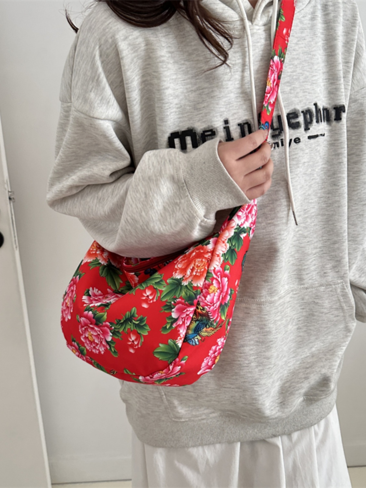 Large Capacity Floral Canvas Shoulder Bag for Women - Versatile Crossbody Dumpling Bag, 2025 Summer Style Large Capacity Floral Canvas Shoulder Bag for Women - Versatile Crossbody Dumpling Bag, 2025 Summer Style