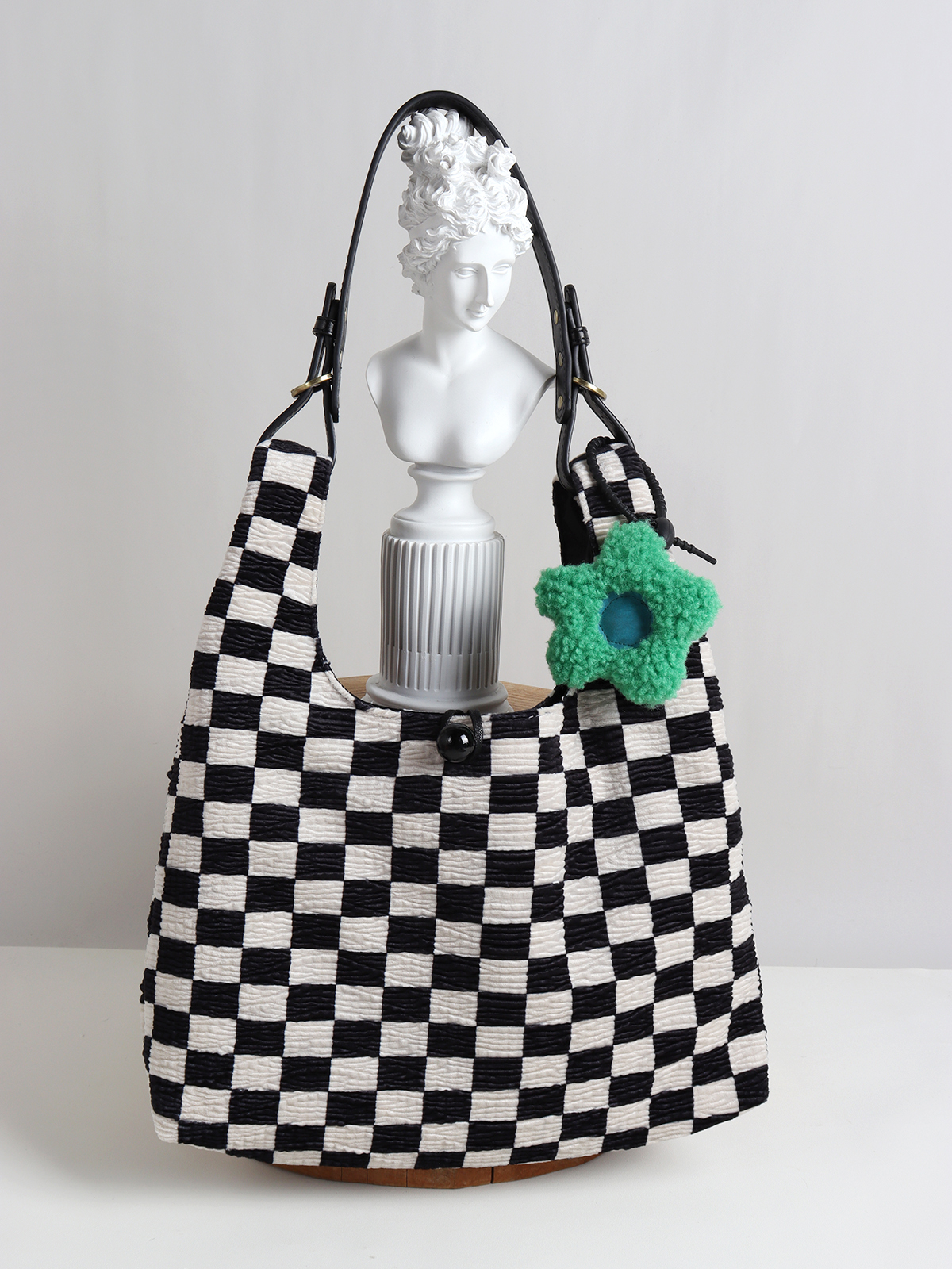 Large Capacity Flower Checkerboard Tote Bag for Women - Versatile Shoulder Bag for Class, Commuting, and Spring Outings Large Capacity Flower Checkerboard Tote Bag for Women - Versatile Shoulder Bag for Class, Commuting, and Spring Outings