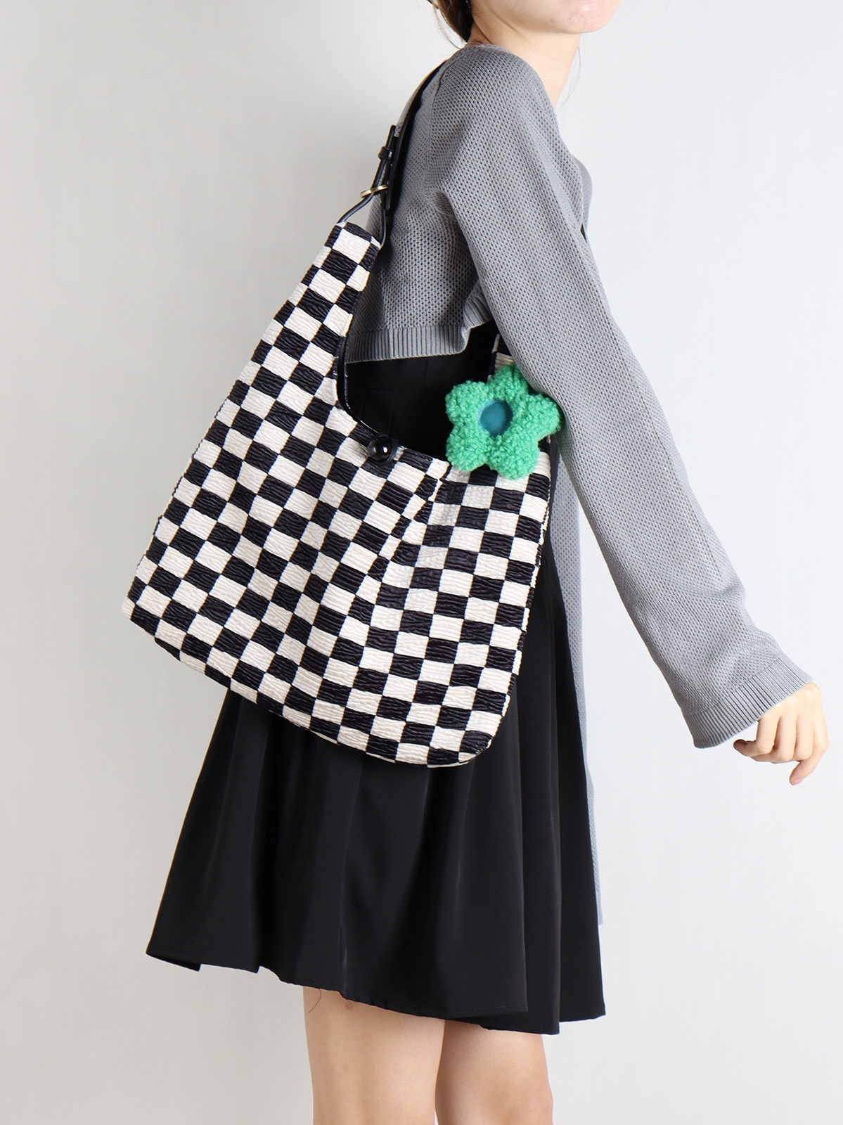 Large Capacity Flower Checkerboard Tote Bag for Women - Versatile Shoulder Bag for Class, Commuting, and Spring Outings Large Capacity Flower Checkerboard Tote Bag for Women - Versatile Shoulder Bag for Class, Commuting, and Spring Outings