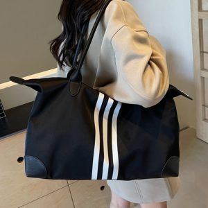 Large-Capacity Lightweight Travel Bag - Versatile Commuter Luggage, Gym, Maternity, and Weekend Trip Shoulder Bag