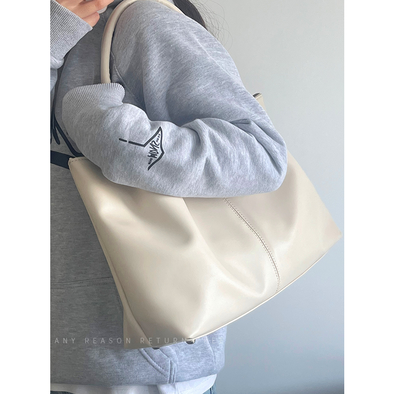 Large Capacity PU Leather Tote Bag for Women - Versatile Korean Style Fashion Commuting Shoulder Bag 2024 Large Capacity PU Leather Tote Bag for Women - Versatile Korean Style Fashion Commuting Shoulder Bag 2024