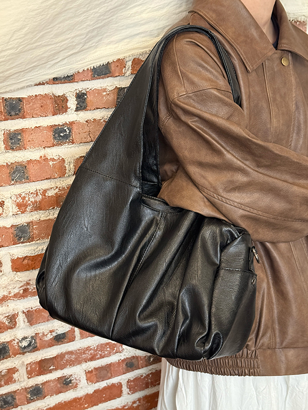 Large Capacity Retro Tote Bag for Women, Soft Leather Handbag, Versatile Motorcycle Style, High-End Niche Fashion Accessory Large Capacity Retro Tote Bag for Women, Soft Leather Handbag, Versatile Motorcycle Style, High-End Niche Fashion Accessory