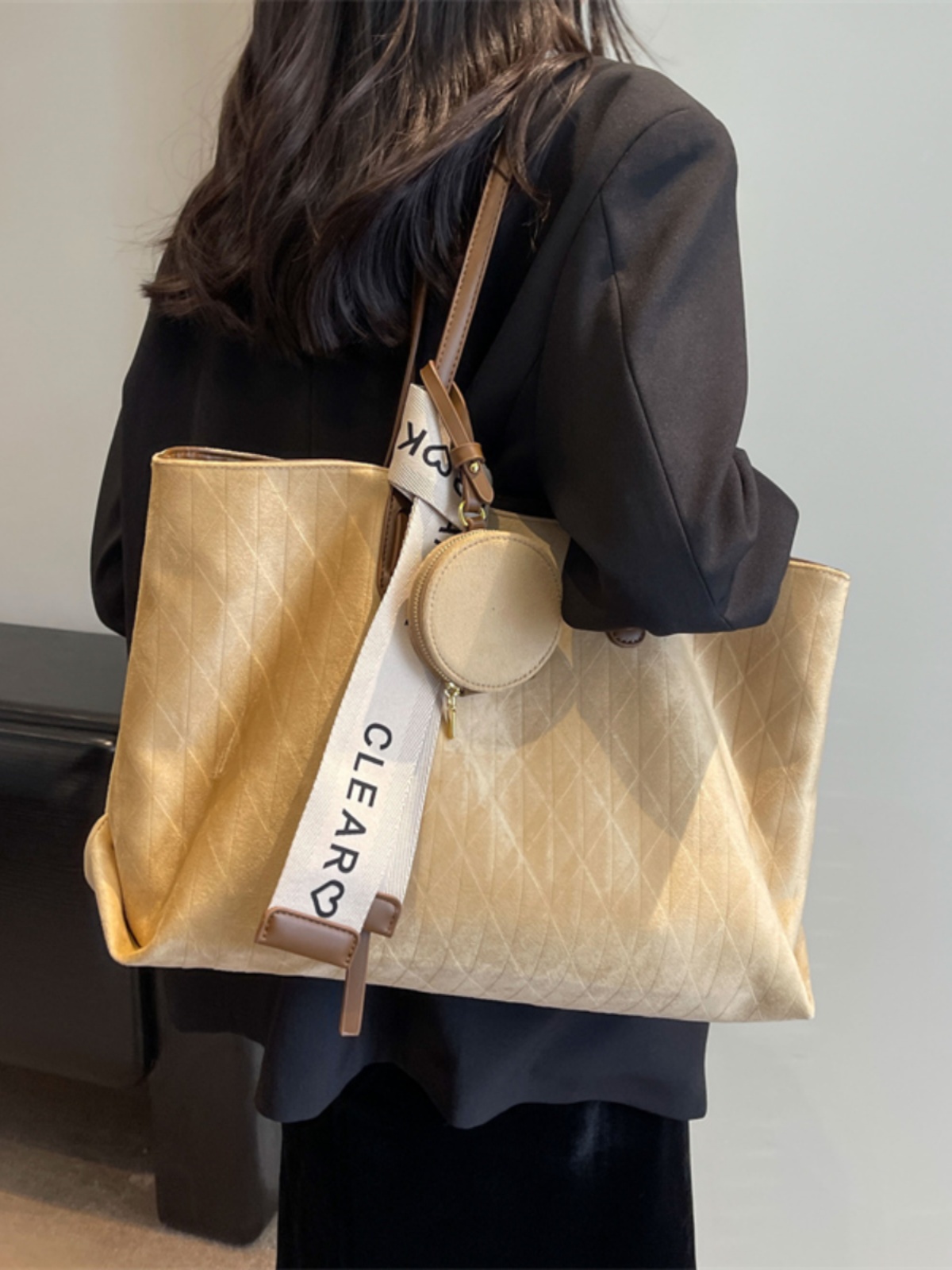 Large Capacity Vintage Casual Tote Bag for Work and Commuting - Versatile Shoulder Bag 2025 Style Large Capacity Vintage Casual Tote Bag for Work and Commuting - Versatile Shoulder Bag 2025 Style