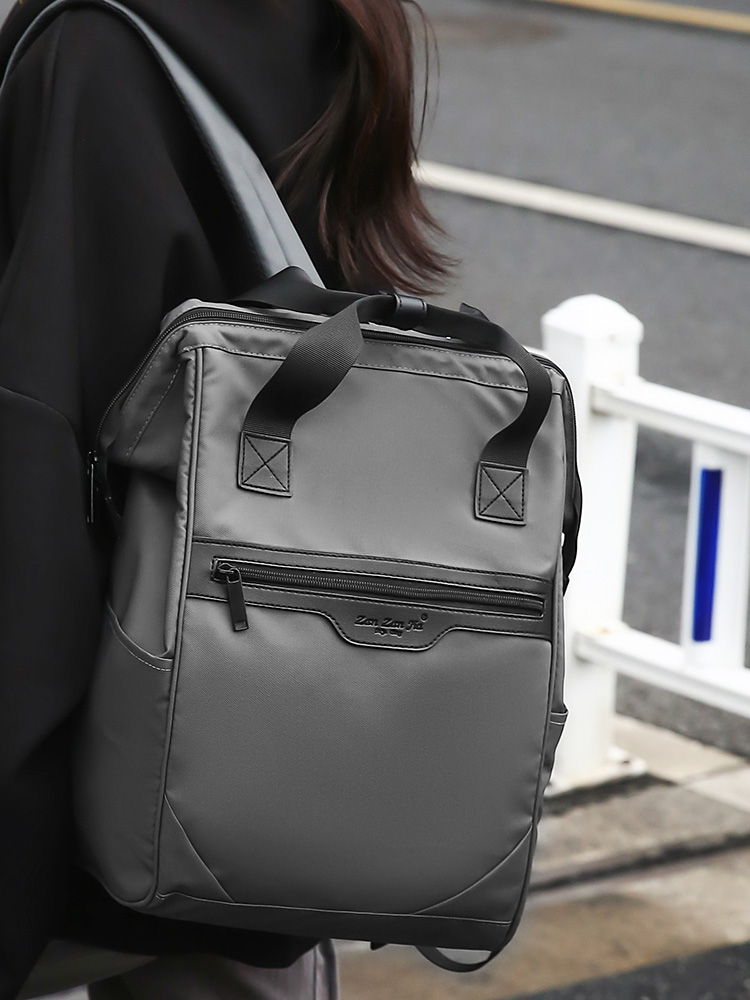 Large-Capacity Water-Resistant Backpack for Classes and Commuting, Unisex Laptop and School Bag, Ideal for Students and Professionals Large-Capacity Water-Resistant Backpack for Classes and Commuting, Unisex Laptop and School Bag, Ideal for Students and Professionals