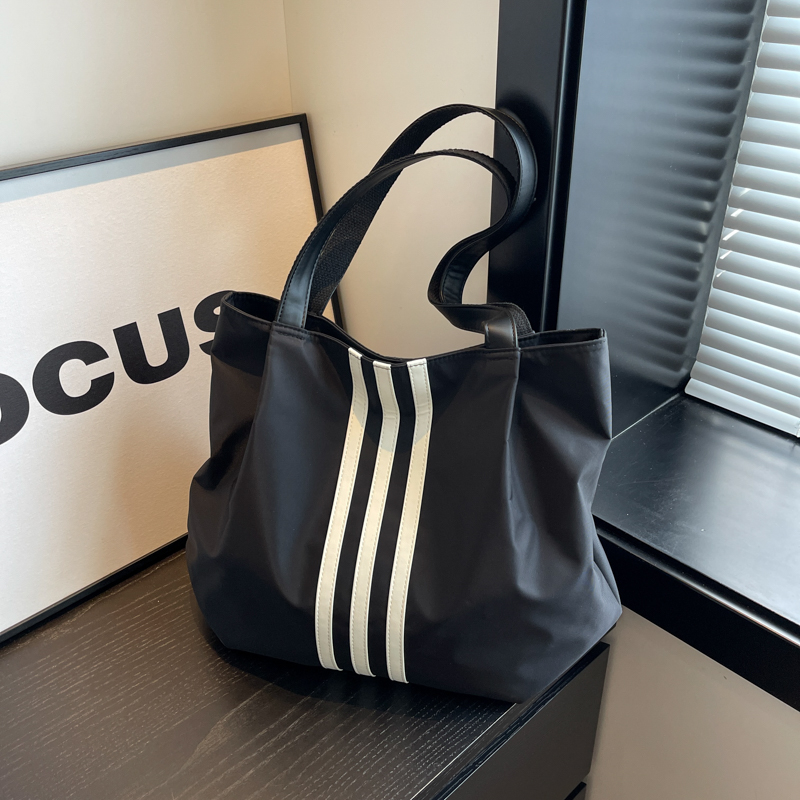 Large Capacity Waterproof Oxford Cloth Outdoor Bag - Versatile Lazy Style Travel Bag for Short Trips