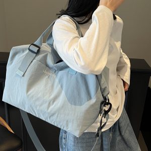 Large Capacity Women's Commuter Travel Bag - Lightweight Fitness Shoulder Bag, Perfect for Maternity & Everyday Use