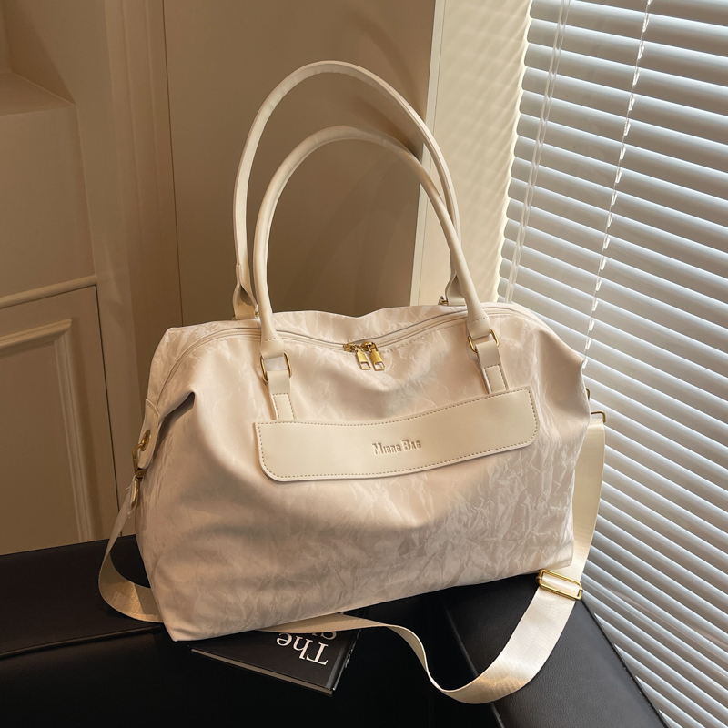 Large Capacity Women's Handbag - Fashionable Lightweight Travel Bag for Business Trips and Fitness - Stylish Storage Solution