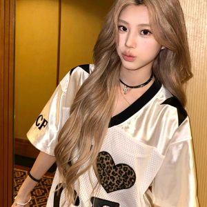 Leopard Print Heart Retro V-Neck T-Shirt for Women - American Style Casual Short Sleeve Sports Top, Quick-Dry Summer Outfit