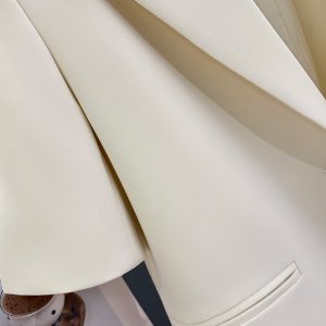 Light Beige Korean-Style Thin Blazer for Women, Elegant French Design, Petite Fit, Summer 2025 Collection