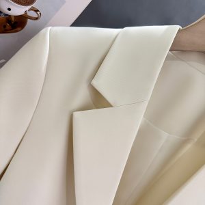 Light Beige Korean-Style Thin Blazer for Women, Elegant French Design, Petite Fit, Summer 2025 Collection