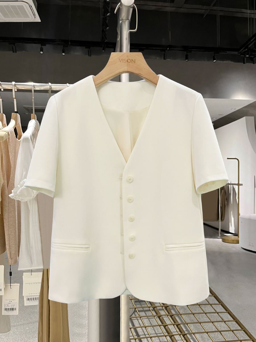 Light Beige Thin Blazer for Petite Women - Short Sleeve Summer Suit in Gentle Socialite Style, Chic 2025 Fashion Light Beige Thin Blazer for Petite Women - Short Sleeve Summer Suit in Gentle Socialite Style, Chic 2025 Fashion