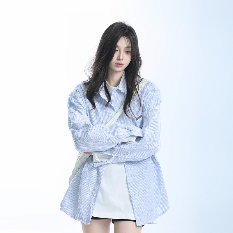 Light Blue Diamond-Patterned Brushed Long Sleeve Shirt for Women - Unique Loose Fit, Chic Casual Style