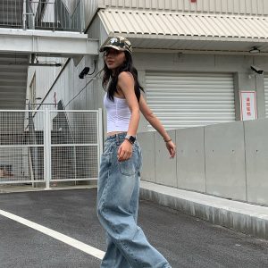 Light Blue Washed Denim Jeans - Low Waist Style, 90s Inspired, Casual Everyday Look, Perfect for Lazy Mornings