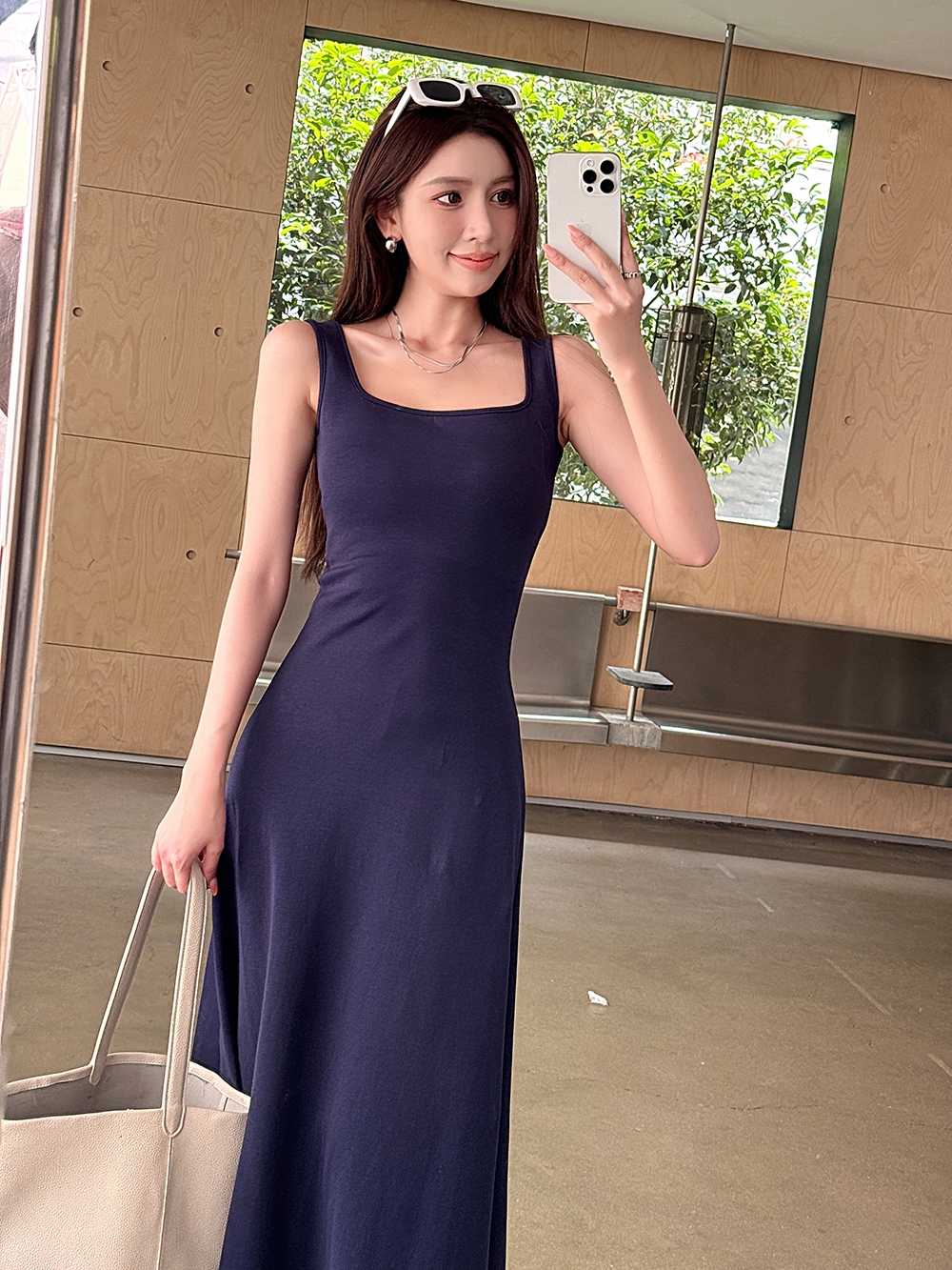 Light Gray Cotton Sleeveless Dress with Fitted Waist, French Style High-Waisted Long Skirt, Summer Thin Fabric for Women Light Gray Cotton Sleeveless Dress with Fitted Waist, French Style High-Waisted Long Skirt, Summer Thin Fabric for Women