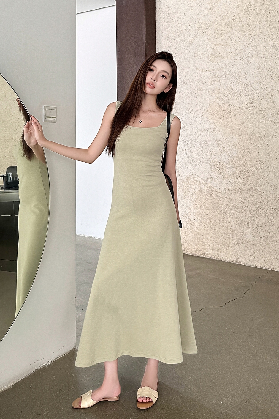 Light Gray Cotton Sleeveless Dress with Fitted Waist, French Style High-Waisted Long Skirt, Summer Thin Fabric for Women Light Gray Cotton Sleeveless Dress with Fitted Waist, French Style High-Waisted Long Skirt, Summer Thin Fabric for Women