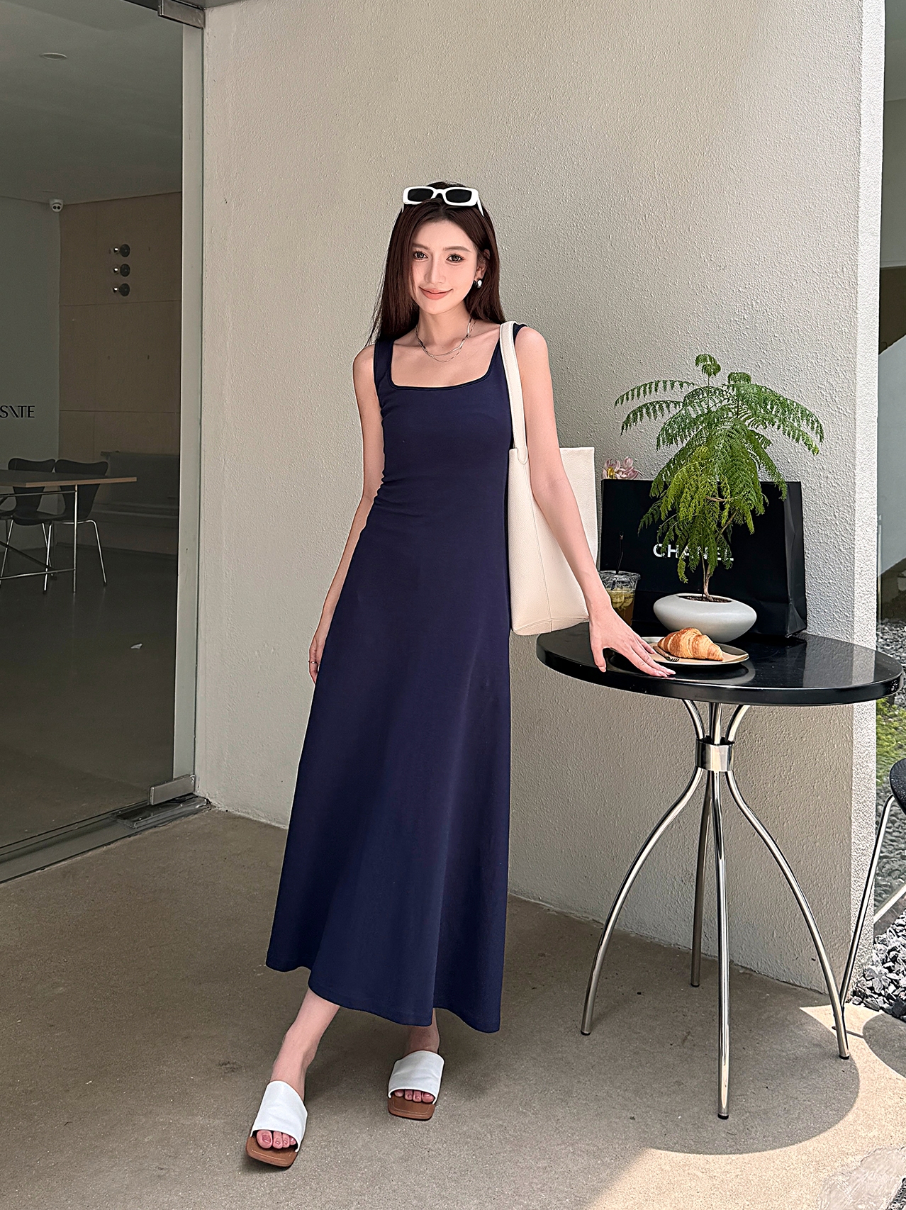 Light Gray Cotton Sleeveless Dress with Fitted Waist, French Style High-Waisted Long Skirt, Summer Thin Fabric for Women Light Gray Cotton Sleeveless Dress with Fitted Waist, French Style High-Waisted Long Skirt, Summer Thin Fabric for Women
