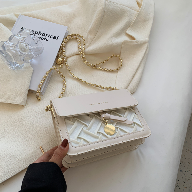 Light Luxury French Shoulder Bag - Versatile Lightweight Crossbody Chain Bag - Small Square Design for Women - Fashionable Commuting Accessory Light Luxury French Shoulder Bag - Versatile Lightweight Crossbody Chain Bag - Small Square Design for Women - Fashionable Commuting Accessory