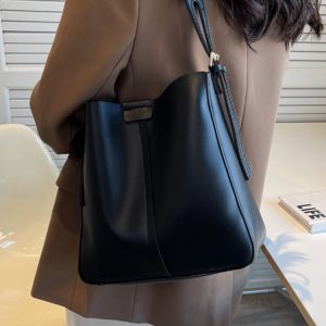 Light Luxury Retro High-End Bucket Bag for Women - Versatile Minimalist Shoulder Crossbody Bag for Commuting