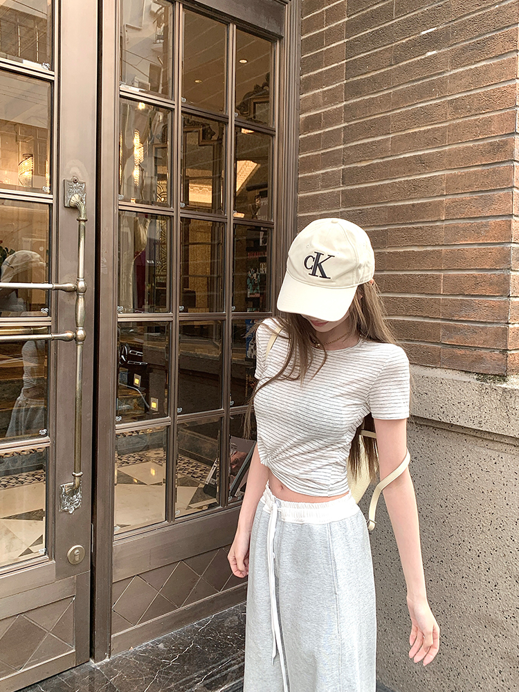 Light Oxygen Holiday Vintage Striped Short Sleeve T-Shirt for Women - Summer Casual Relaxed Round Neck Top, Y2K Style Light Oxygen Holiday Vintage Striped Short Sleeve T-Shirt for Women - Summer Casual Relaxed Round Neck Top, Y2K Style