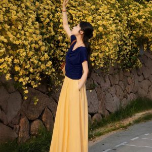 Light Yellow Pleated High-Waisted A-Line Long Skirt with Pockets, Zipper, Casual Parachute Style for a Slimming Effect