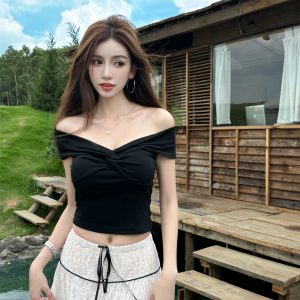 Lightweight Adjustable Lace Camisole and Flared Tulle Long Skirt Set for Summer Vacation, Boho Style