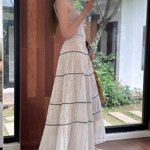 Lightweight Adjustable Lace Camisole and Flared Tulle Long Skirt Set for Summer Vacation, Boho Style