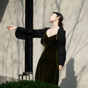 Lightweight Beaded Cardigan with Pipa Sleeves, Long-Sleeved Elegant Outerwear, Wrinkle-Resistant Short Jacket for Spring and Summer