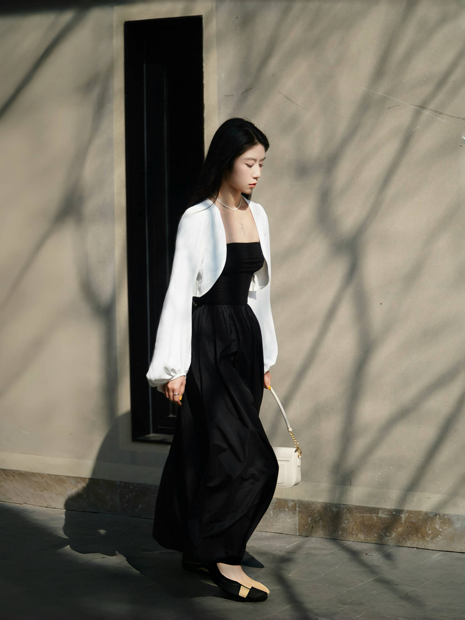 Lightweight Beaded Cardigan with Pipa Sleeves, Long-Sleeved Elegant Outerwear, Wrinkle-Resistant Short Jacket for Spring and Summer Lightweight Beaded Cardigan with Pipa Sleeves, Long-Sleeved Elegant Outerwear, Wrinkle-Resistant Short Jacket for Spring and Summer