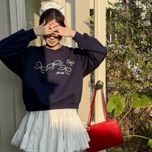 Lightweight Dark Blue Pearl Bow Pullover Sweatshirt - Round Neck Design for Women, Perfect for Spring Fashion