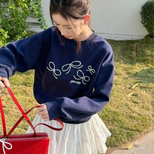 Lightweight Dark Blue Pearl Bow Pullover Sweatshirt - Round Neck Design for Women, Perfect for Spring Fashion