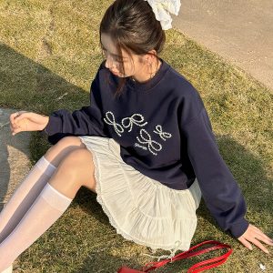 Lightweight Dark Blue Pearl Bow Pullover Sweatshirt - Round Neck Design for Women, Perfect for Spring Fashion