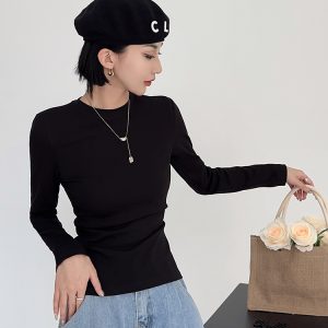 Lightweight Fitted Short Sleeve Round Neck T-Shirt for Women - Spring/Summer Basic Top, Perfect for Casual Outfits