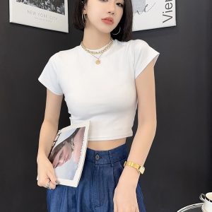 Lightweight Fitted Short Sleeve Round Neck T-Shirt for Women - Spring/Summer Basic Top, Perfect for Casual Outfits