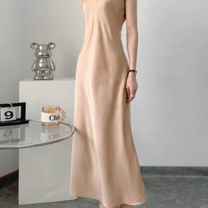 Lightweight Flowing Dress with Connected Sleeves, Diagonal Cut, Minimalist Style, Elegant Summer Slim-Fit, Mid-Length Skirt