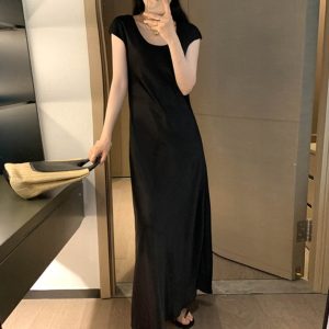 Lightweight Flowing Dress with Connected Sleeves, Diagonal Cut, Minimalist Style, Elegant Summer Slim-Fit, Mid-Length Skirt