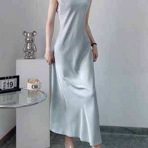 Lightweight Flowing Dress with Connected Sleeves, Diagonal Cut, Minimalist Style, Elegant Summer Slim-Fit, Mid-Length Skirt
