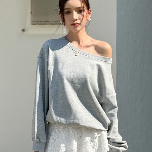 Lightweight Gray Off-Shoulder Sweatshirt for Women - Loose Fit Long Sleeve Top, Perfect for Spring & 90s-Inspired Style