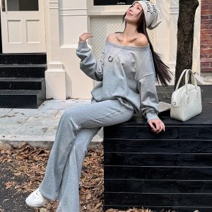 Lightweight Gray Off-Shoulder Sweatshirt for Women - Loose Fit Long Sleeve Top, Perfect for Spring & 90s-Inspired Style