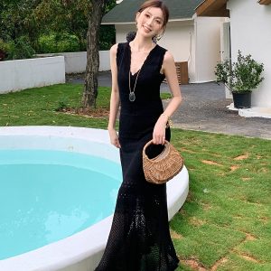 Lightweight High-Waisted V-Neck Hollow Knit Dress for Women - Slim Fit Long Skirt Perfect for Spring and Summer Style