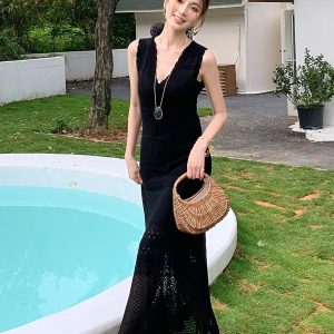 Lightweight High-Waisted V-Neck Hollow Knit Dress for Women - Slim Fit Long Skirt Perfect for Spring and Summer Style