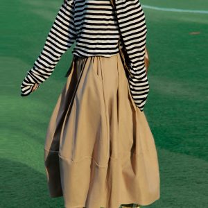 Lightweight Japanese Style Mid-Length Women's Skirt with Magnetic Buckle, Versatile Floral Bud Design for Spring and Autumn Fashion